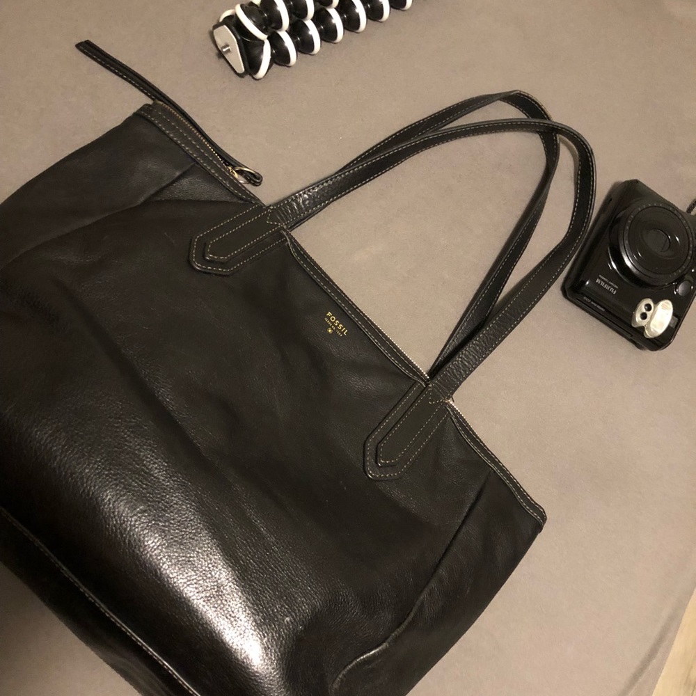 Fossil “Sydney” authentic tote